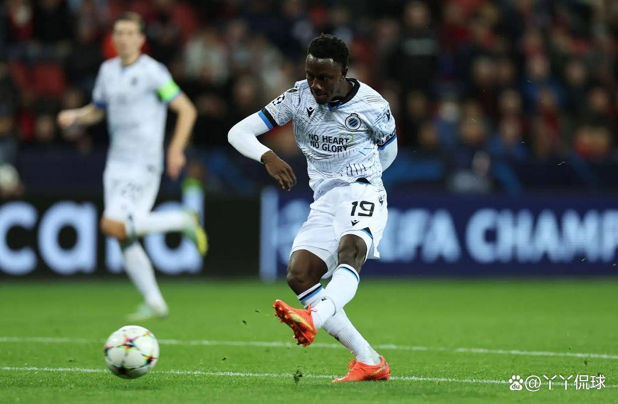 开云体育下载-阿斯顿维拉客场憾胜，赢得关键胜利