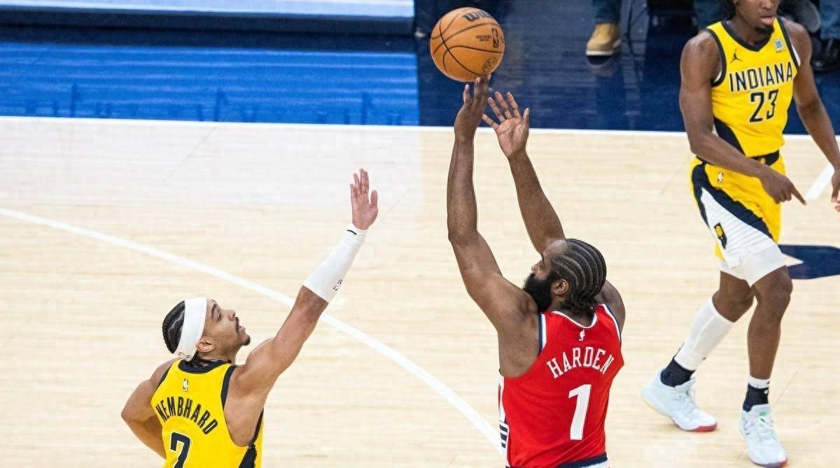 开云体育在线-快船后卫遭遇伤病困扰，球队士气受挫的简单介绍