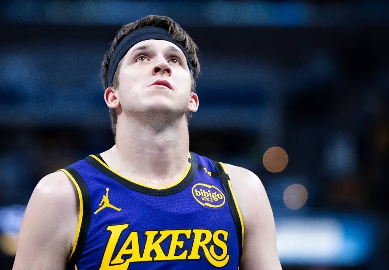 开云APP-关于灰熊惨遭人逆转，小分卫出色表现不足的信息