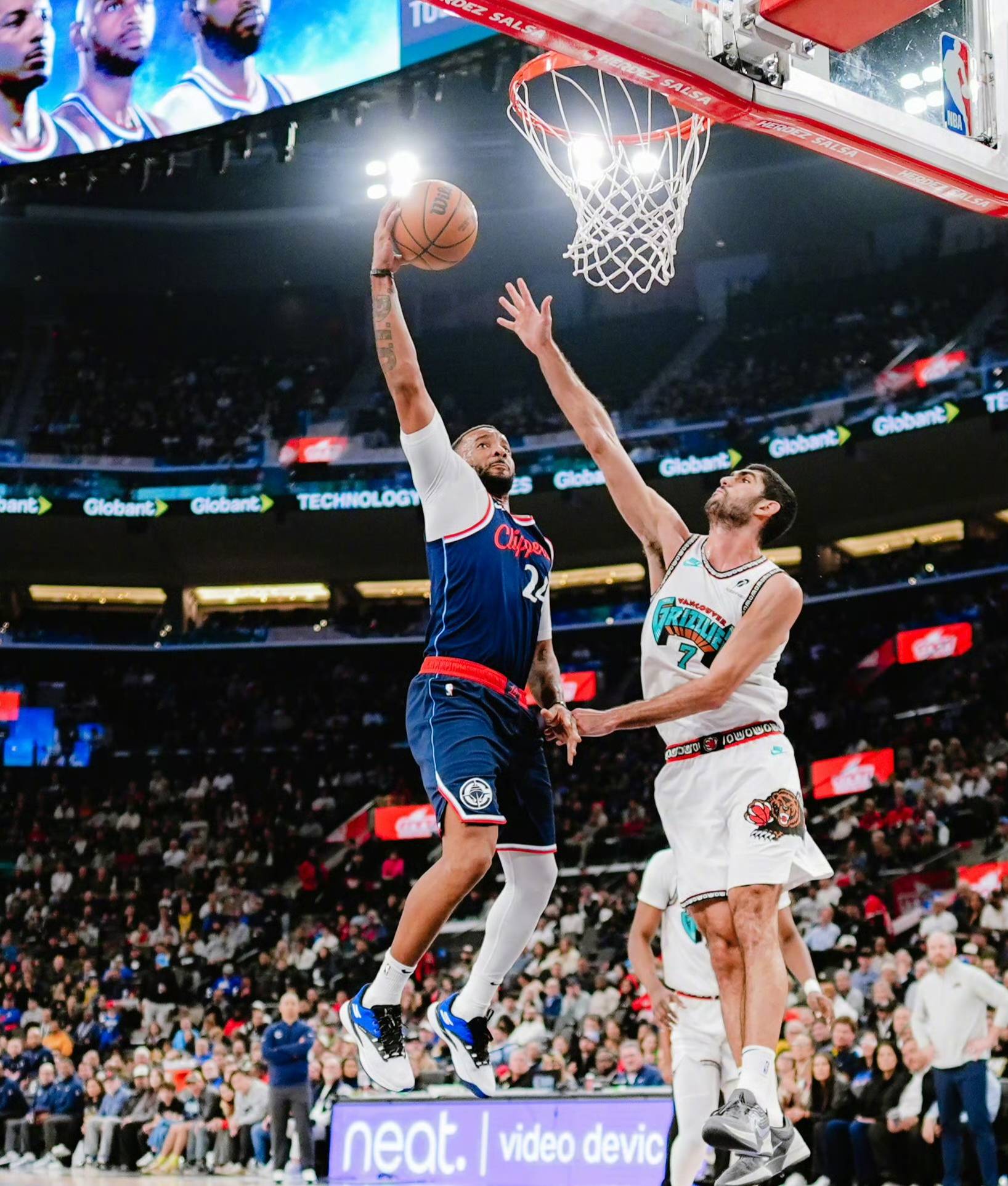 关于灰熊惨遭人逆转，小分卫出色表现不足的信息