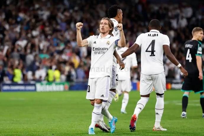 关于西甲豪门遭遇惨败,无缘欧冠四强的信息 关于西甲豪门遭遇惨败,无缘欧冠四强的信息