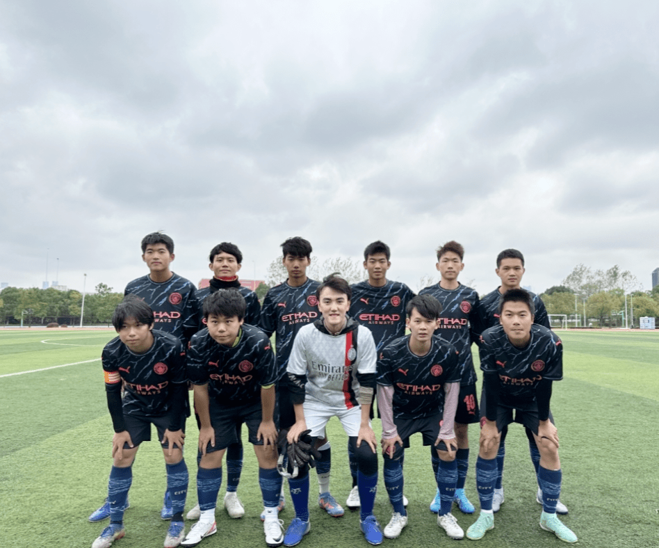 足球强队齐聚一堂,搏击比赛中显雄姿英发的简单介绍 足球强队齐聚一堂,搏击比赛中显雄姿英发的简单介绍