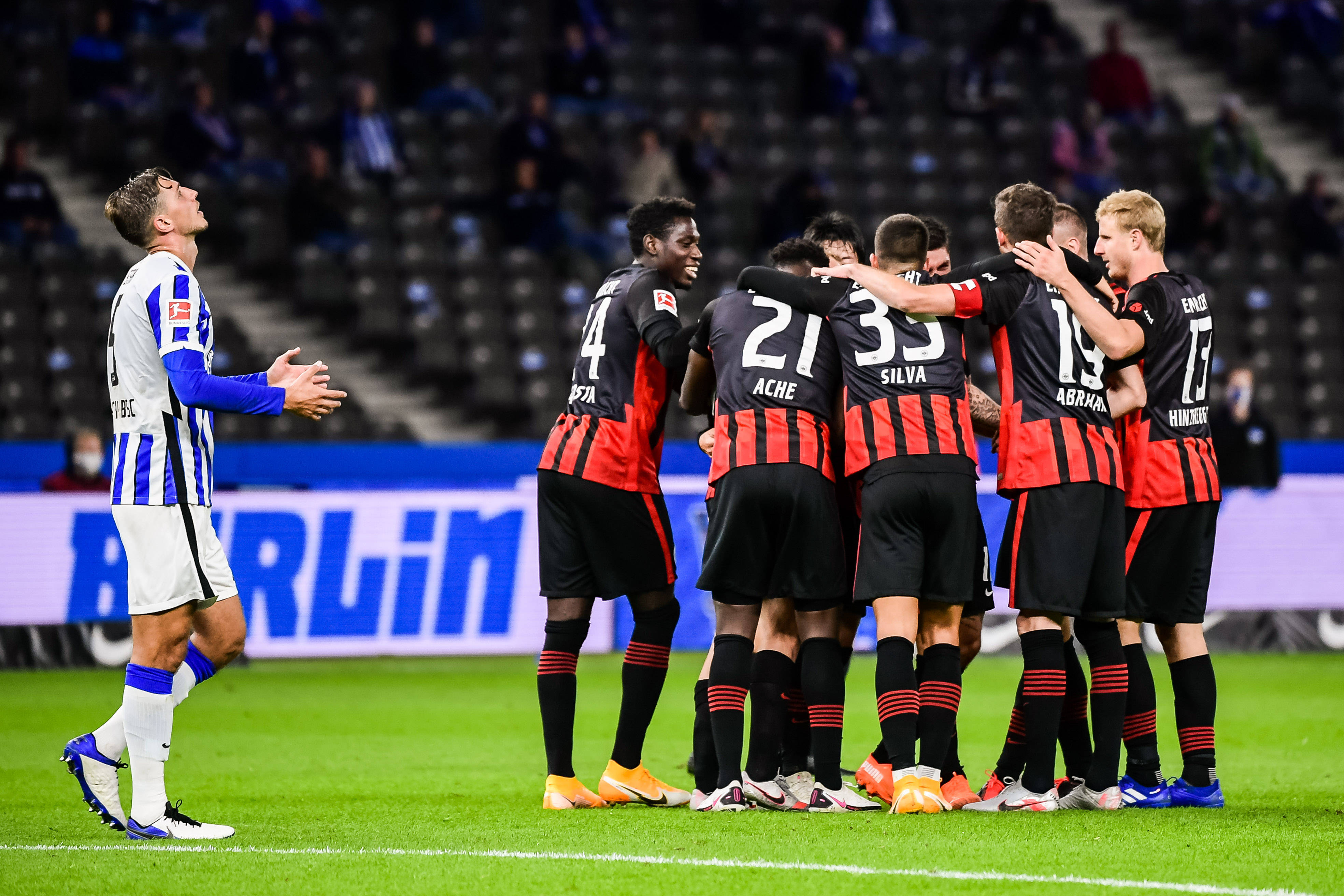 开云体育登录-多特蒙德前锋连续演零射门，球迷对其能力存疑的简单介绍