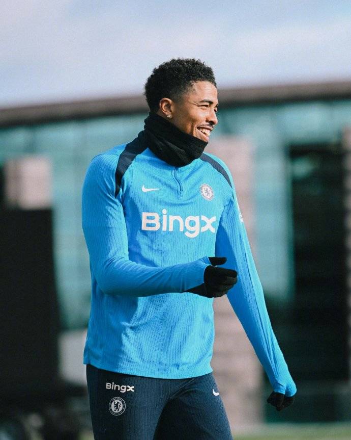 开云体育入口-切尔西客场战胜莱斯特城，豪取三分