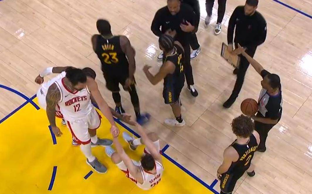 开云体育入口-顶尖球星大放异彩，勇士主场轻取爵士晋级西部决赛的简单介绍