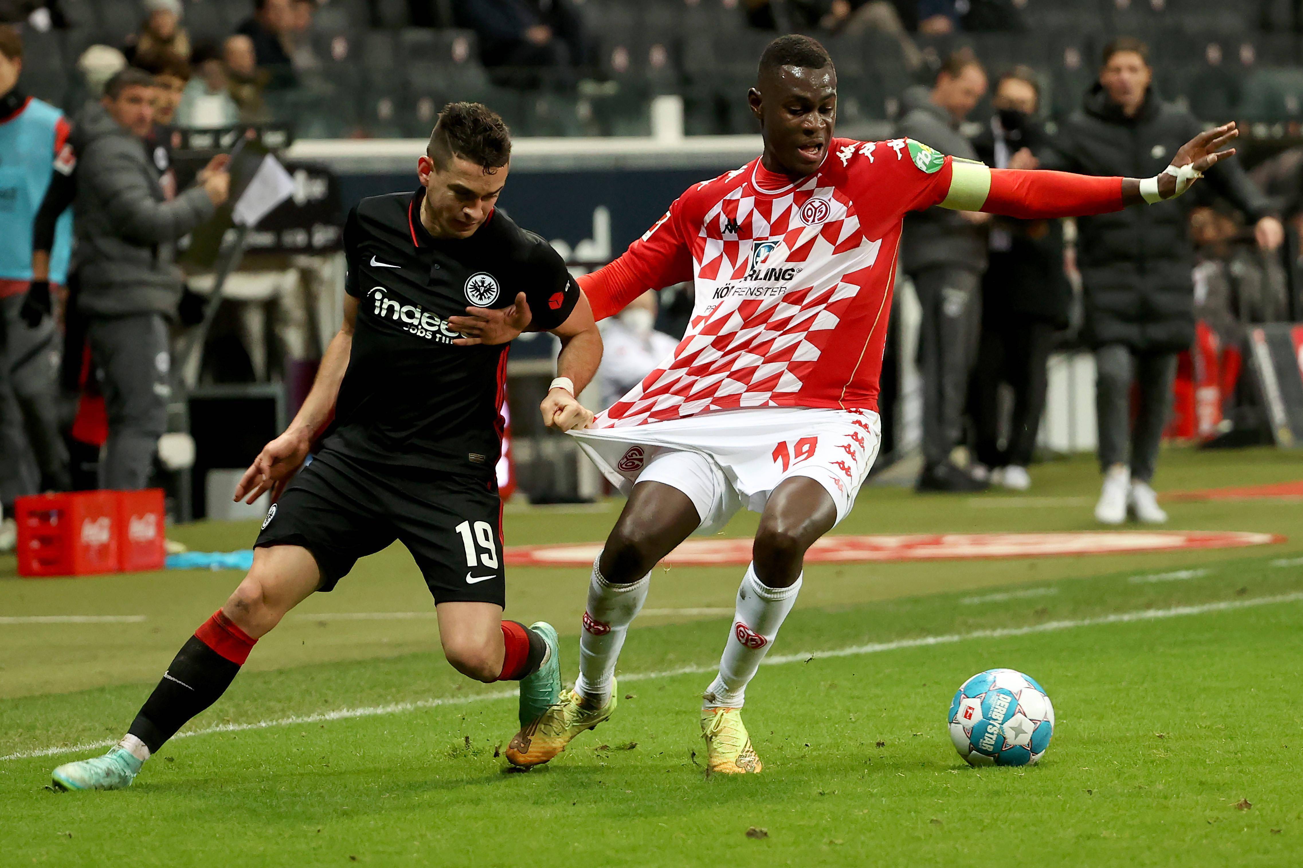 法兰克福球队坚守防线,斩获连胜提升排名的简单介绍 法兰克福球队坚守防线,斩获连胜提升排名的简单介绍