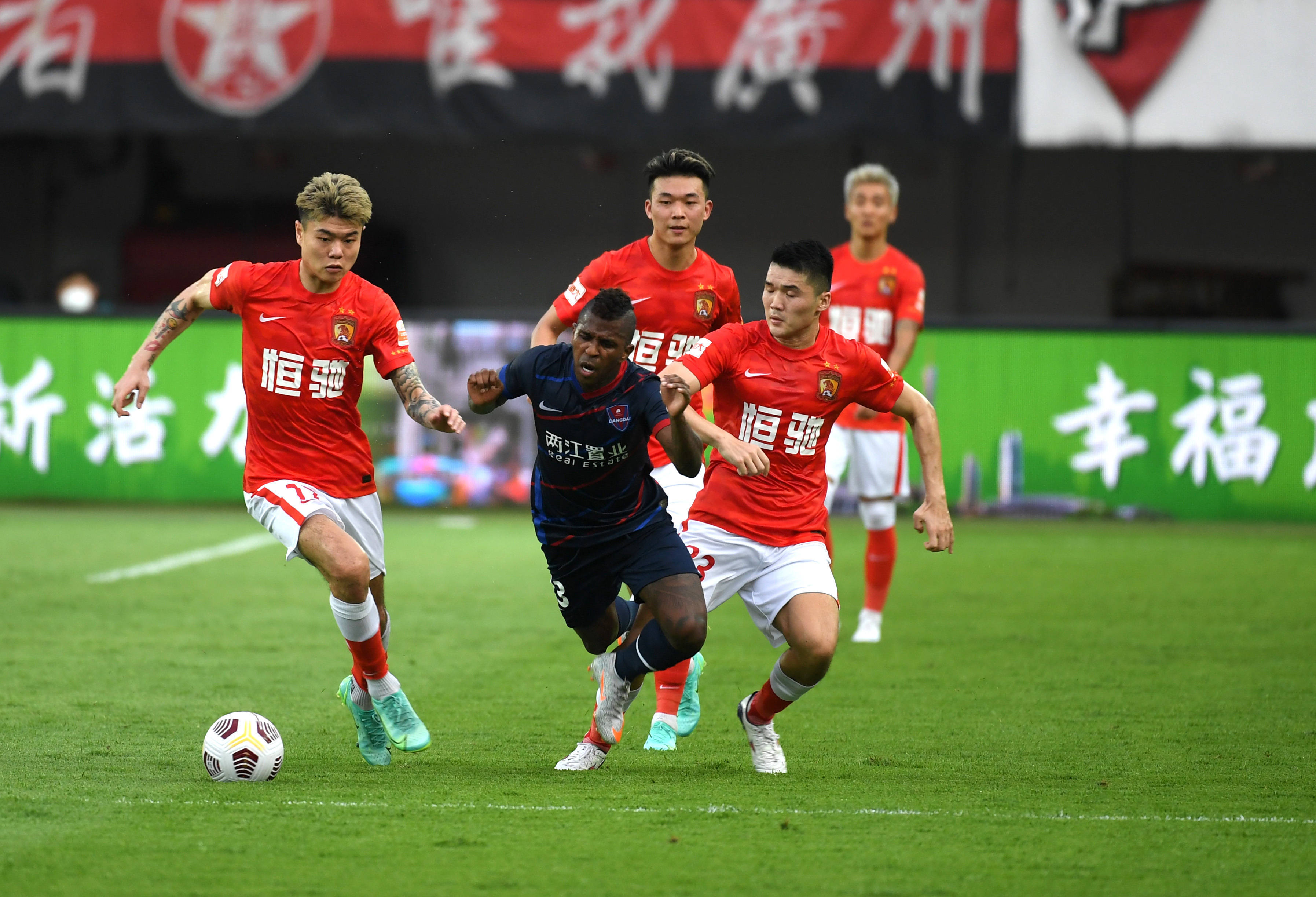 广州队遭遇北京队逆转,客场失利 广州队遭遇北京队逆转,客场失利