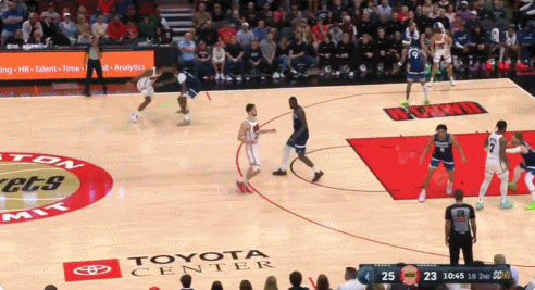 包含激烈对抗场面火爆体育馆内掌声雷动的词条