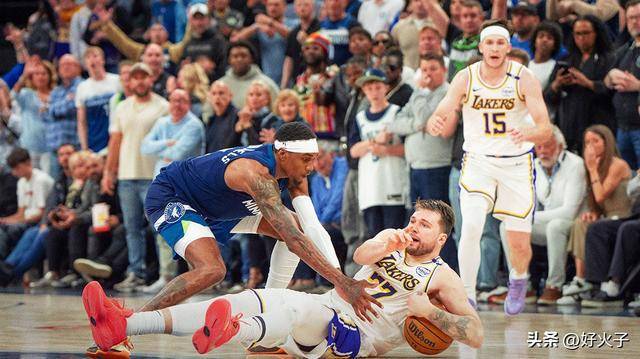 森林狼队球员克服困难迎接挑战 森林狼队球员克服困难迎接挑战