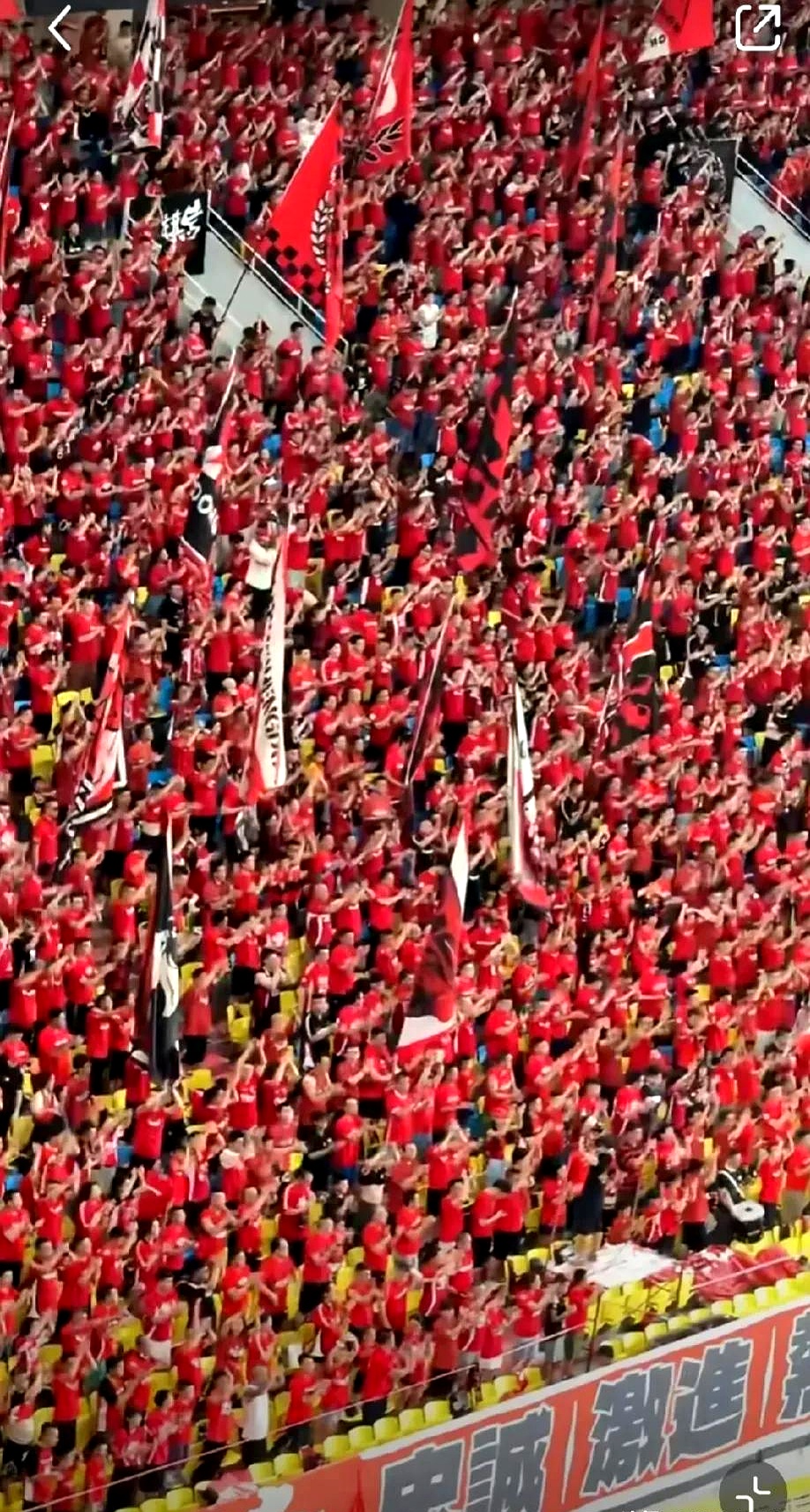 开云APP-关于激烈比赛中球员实力尽显，赛场氛围火爆的信息