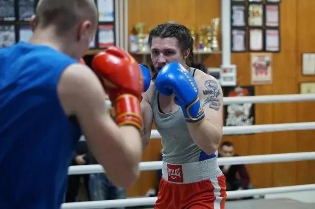 开云体育平台APP-俄罗斯队赢下重要比赛，豪取三分