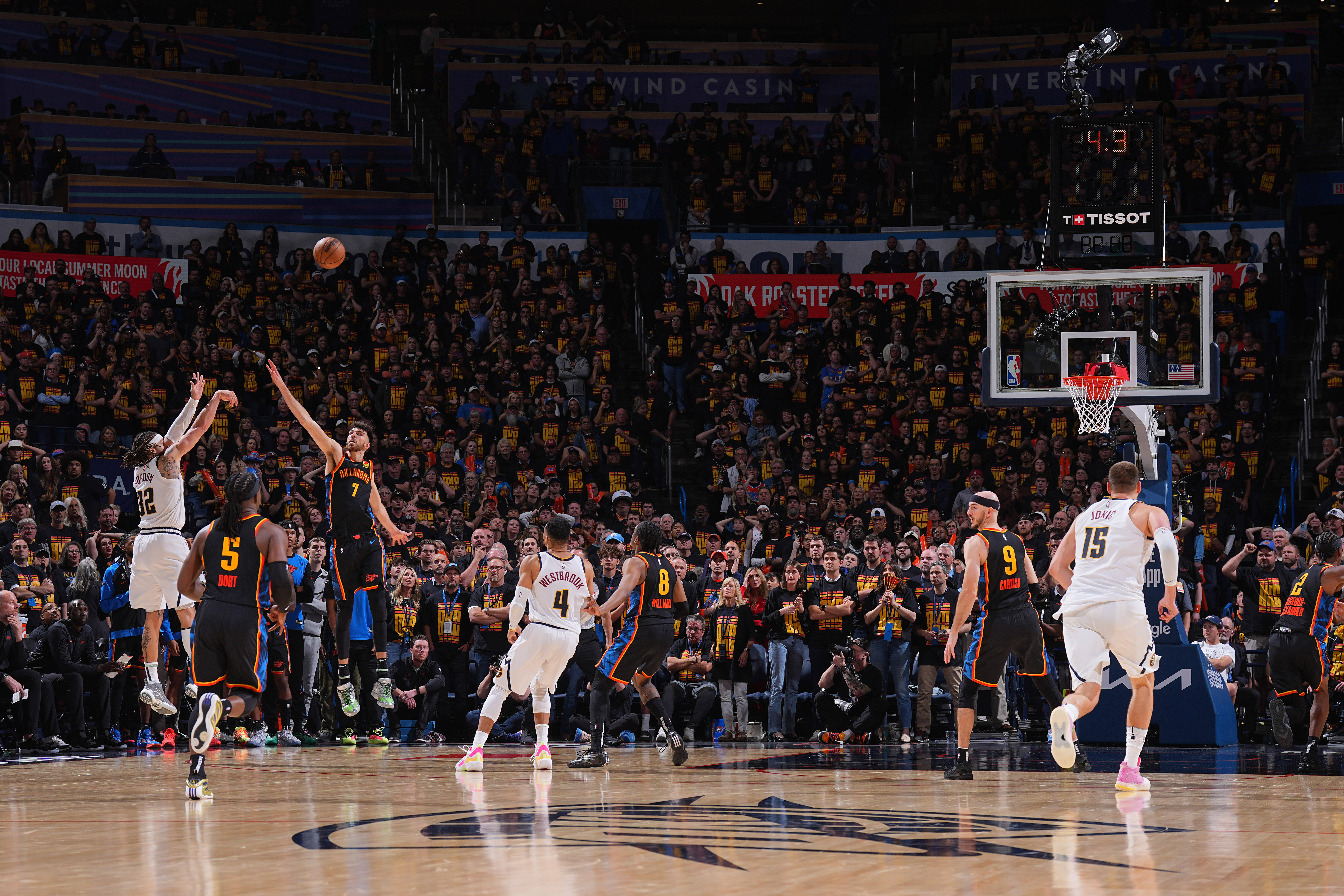 俄罗斯队赢下重要比赛,豪取三分 俄罗斯队赢下重要比赛,豪取三分