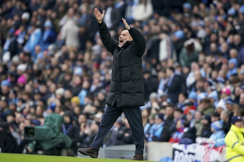 曼城客场轻松获胜,继续保持不败纪录 曼城客场轻松获胜,继续保持不败纪录