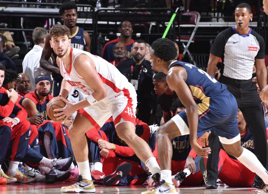 关于鹈鹕队员受伤缠身，球队实力大幅下降的信息