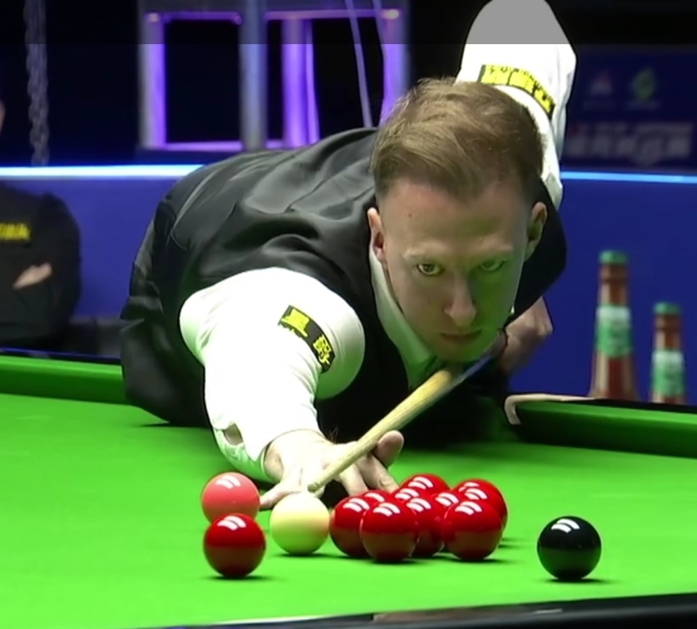 开云平台-秘鲁选手奋勇争先，成功晋级半决赛