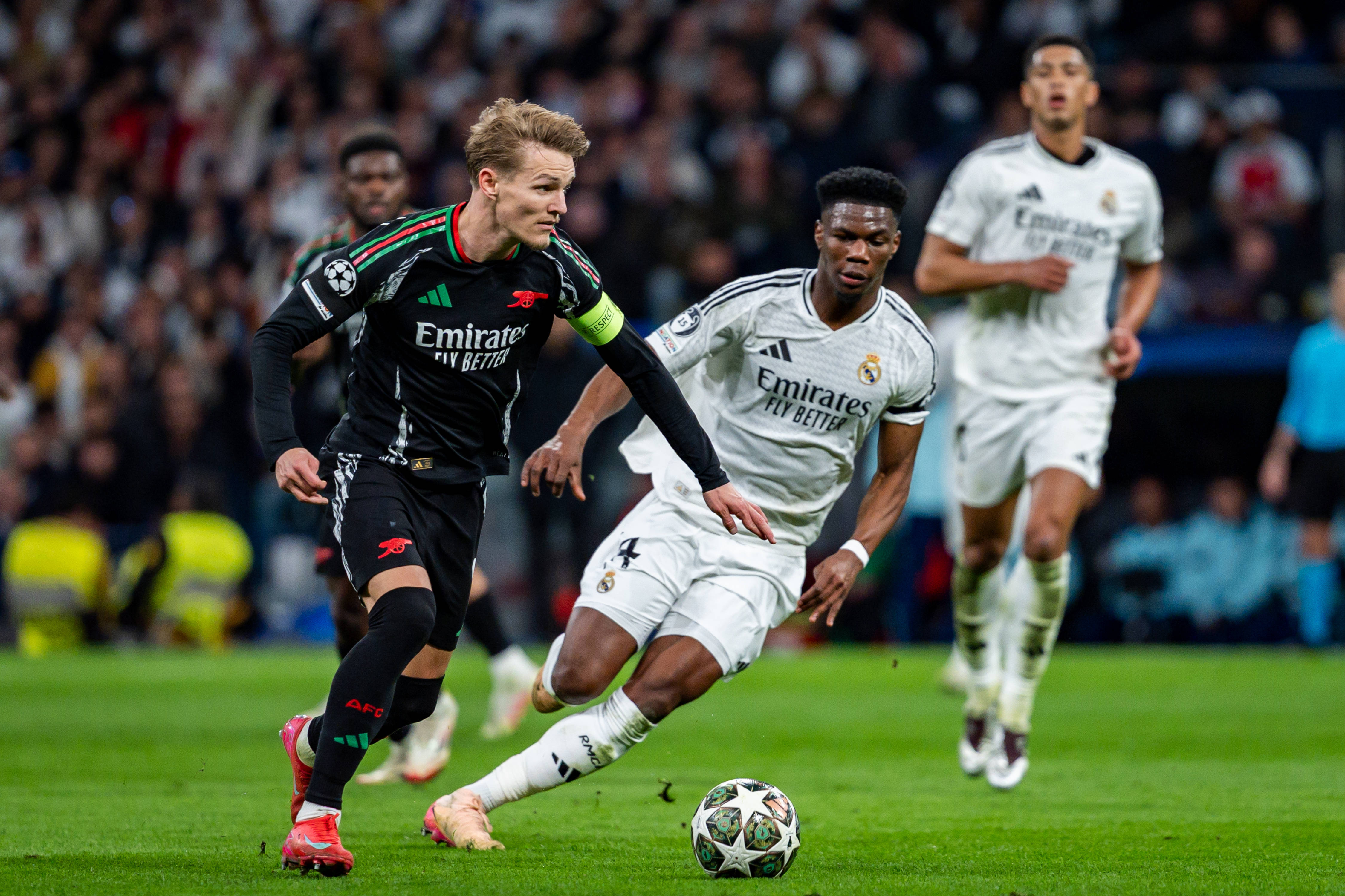 阿森纳惨败于对手,遗憾无法晋级欧冠 阿森纳惨败于对手,遗憾无法晋级欧冠