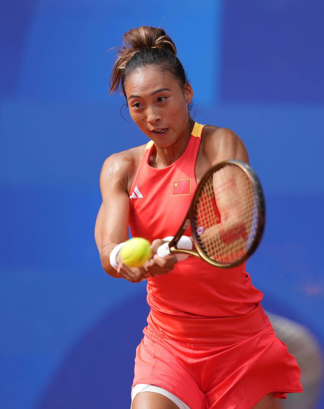 克罗地亚选手在网球比赛中实现逆袭，喜获冠军