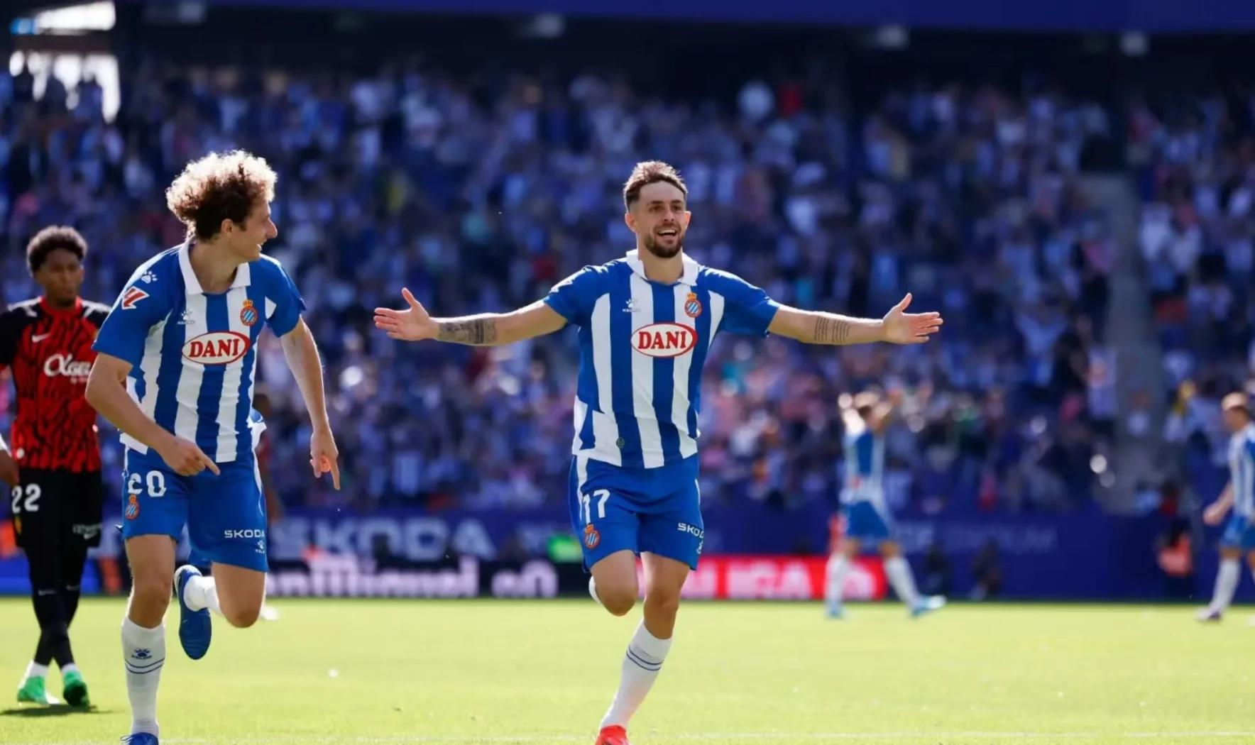 塞维利亚主场大胜，稳固前四位置的简单介绍