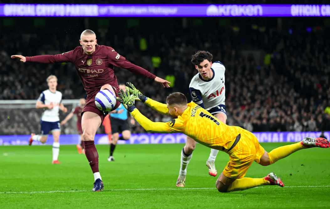 开云体育入口-世纪大战！欧洲足球豪门火爆对决