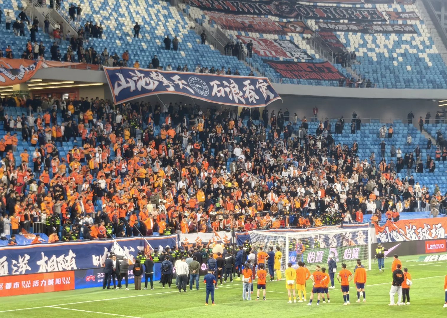 格拉纳迪拉主场获胜,实现保级压力 格拉纳迪拉主场获胜,实现保级压力