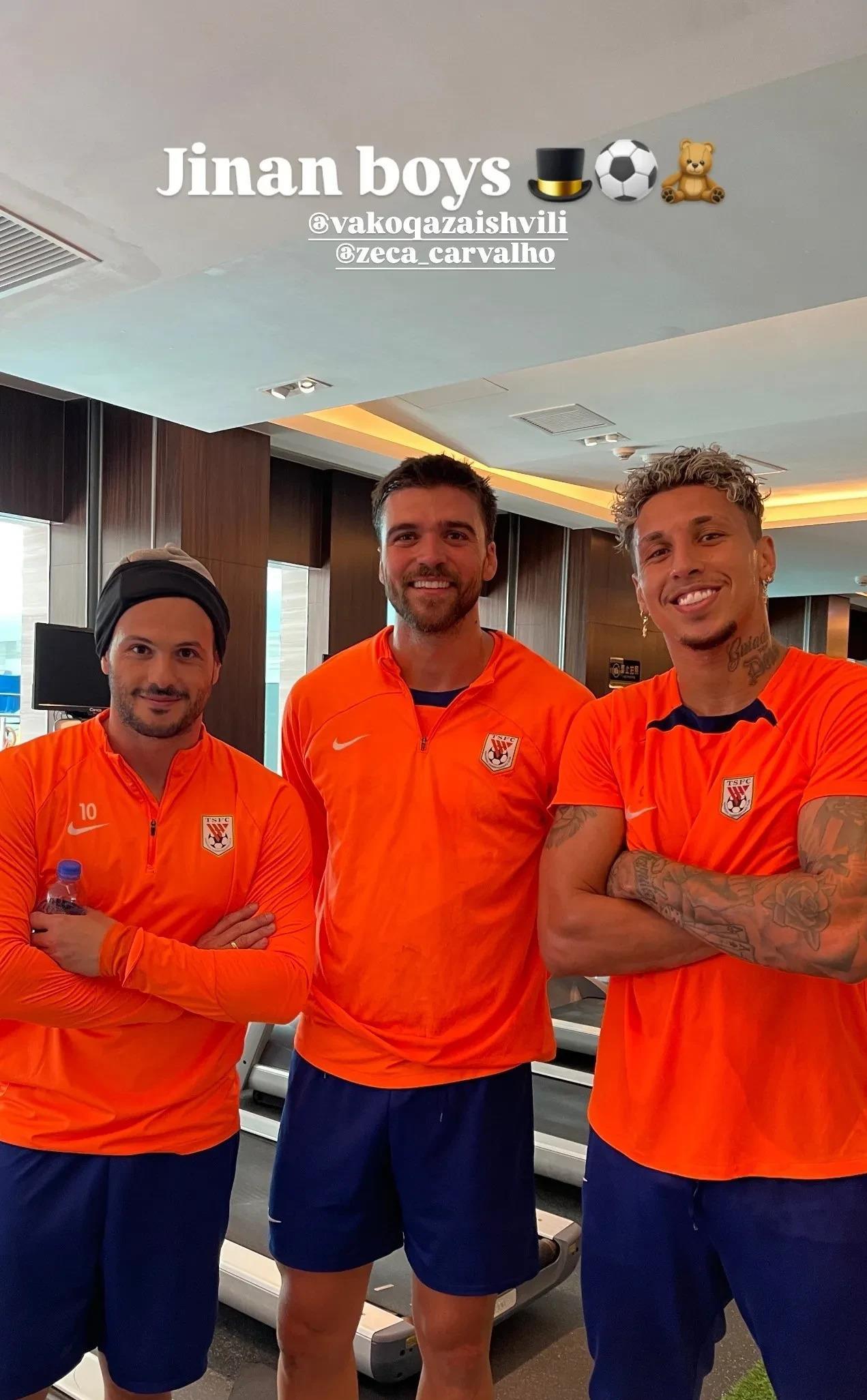 外援表现抢眼，球队轻松取胜晋级下一轮