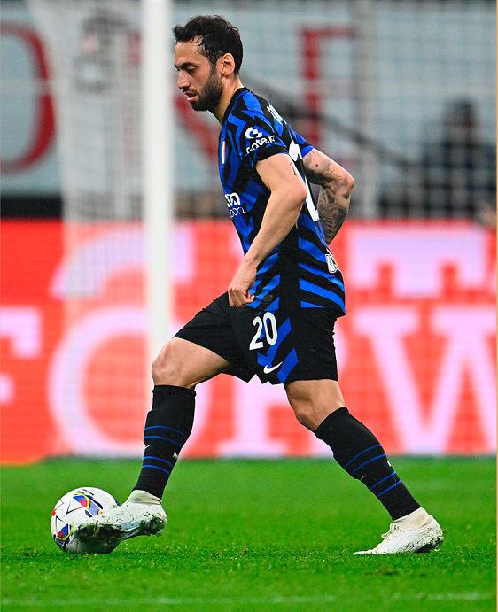 开云体育下载-甘冈客场战平昂热，双方握手言和