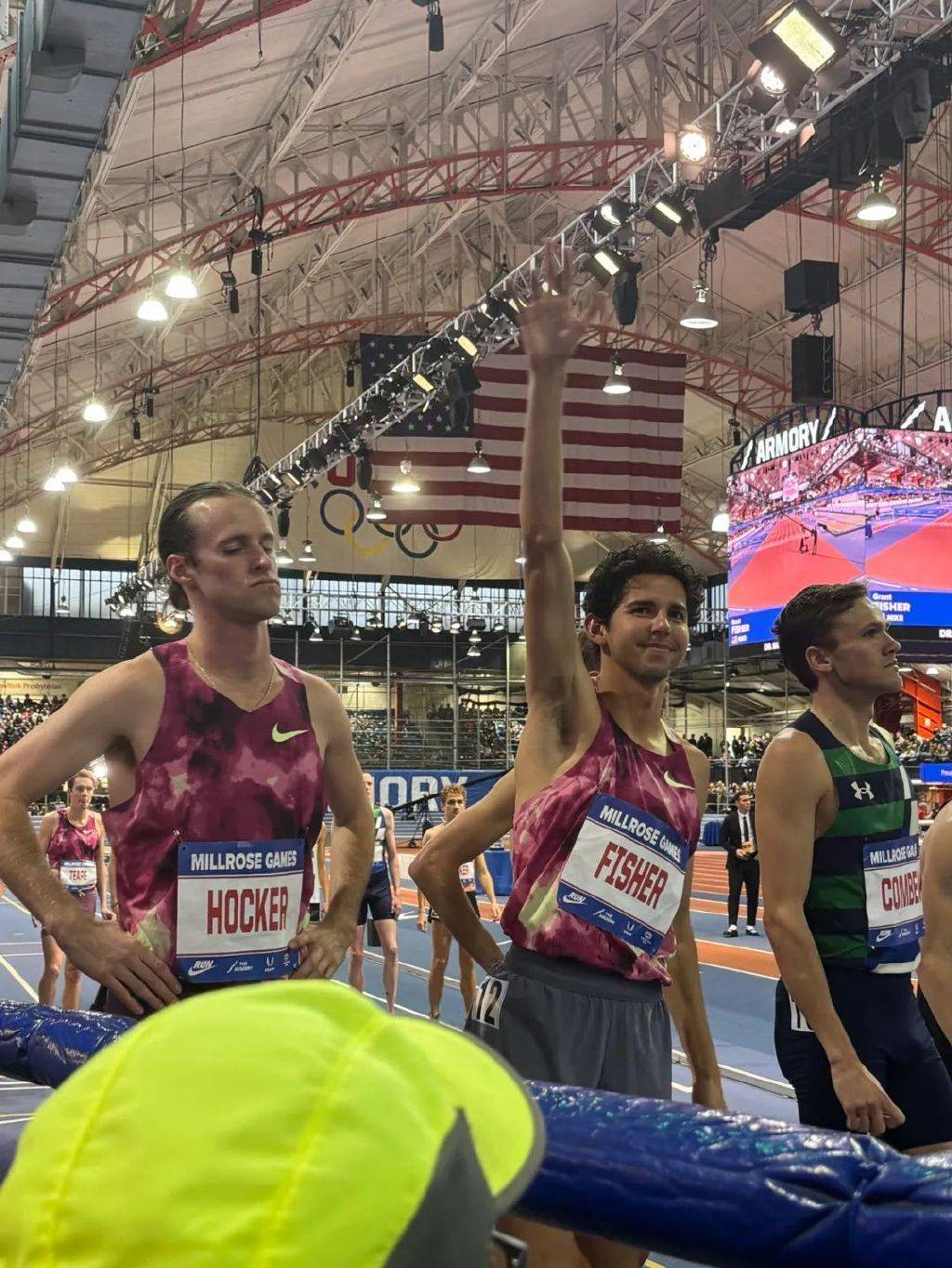 美国田径运动员刷新世界纪录，夺得冠军