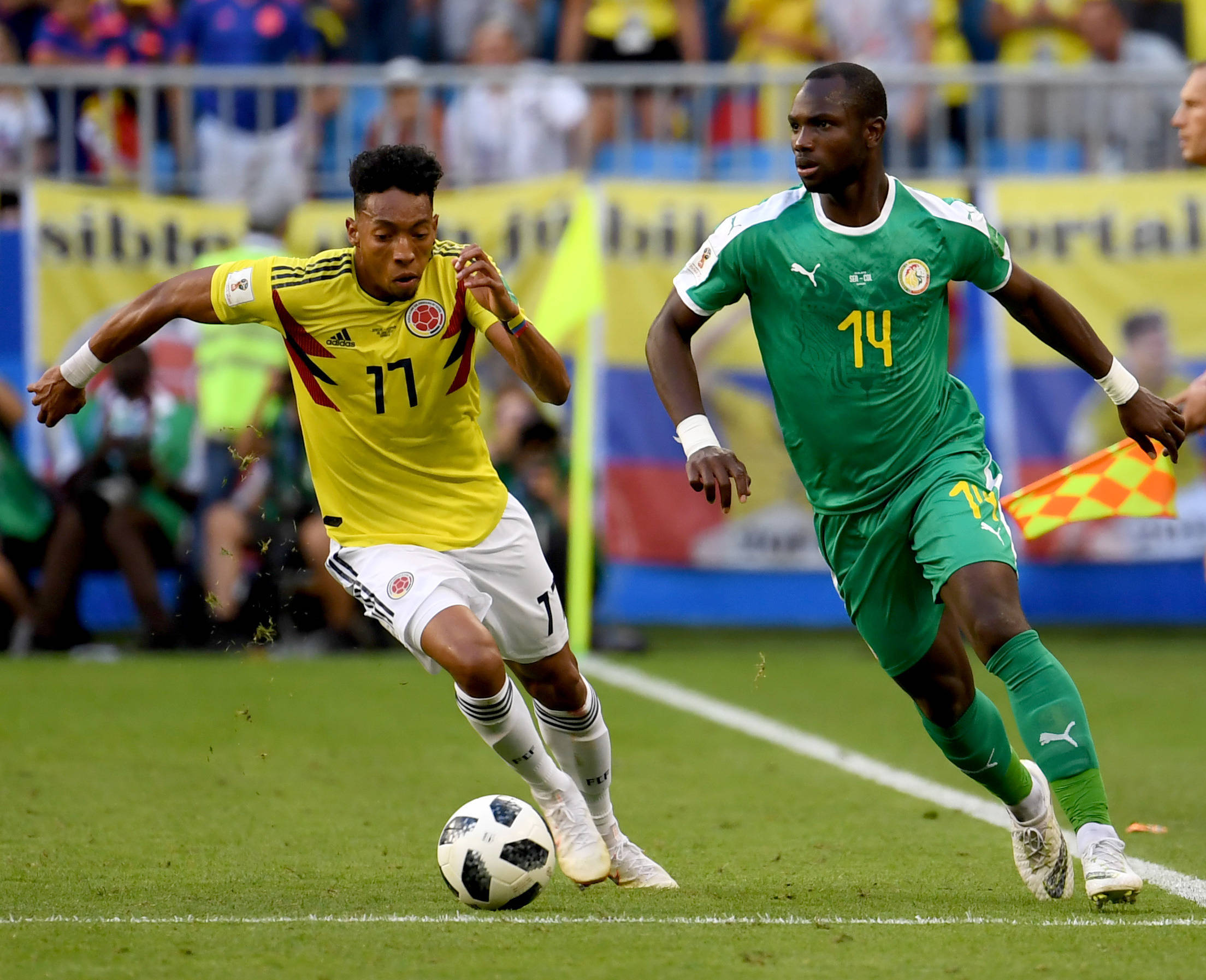 精彩瞬间回顾！足球赛事燃情上演！