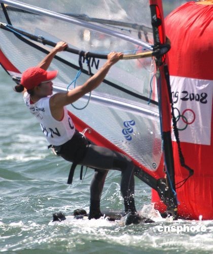 开云体育APP下载-水上风云：希腊帆船选手优雅获胜的简单介绍