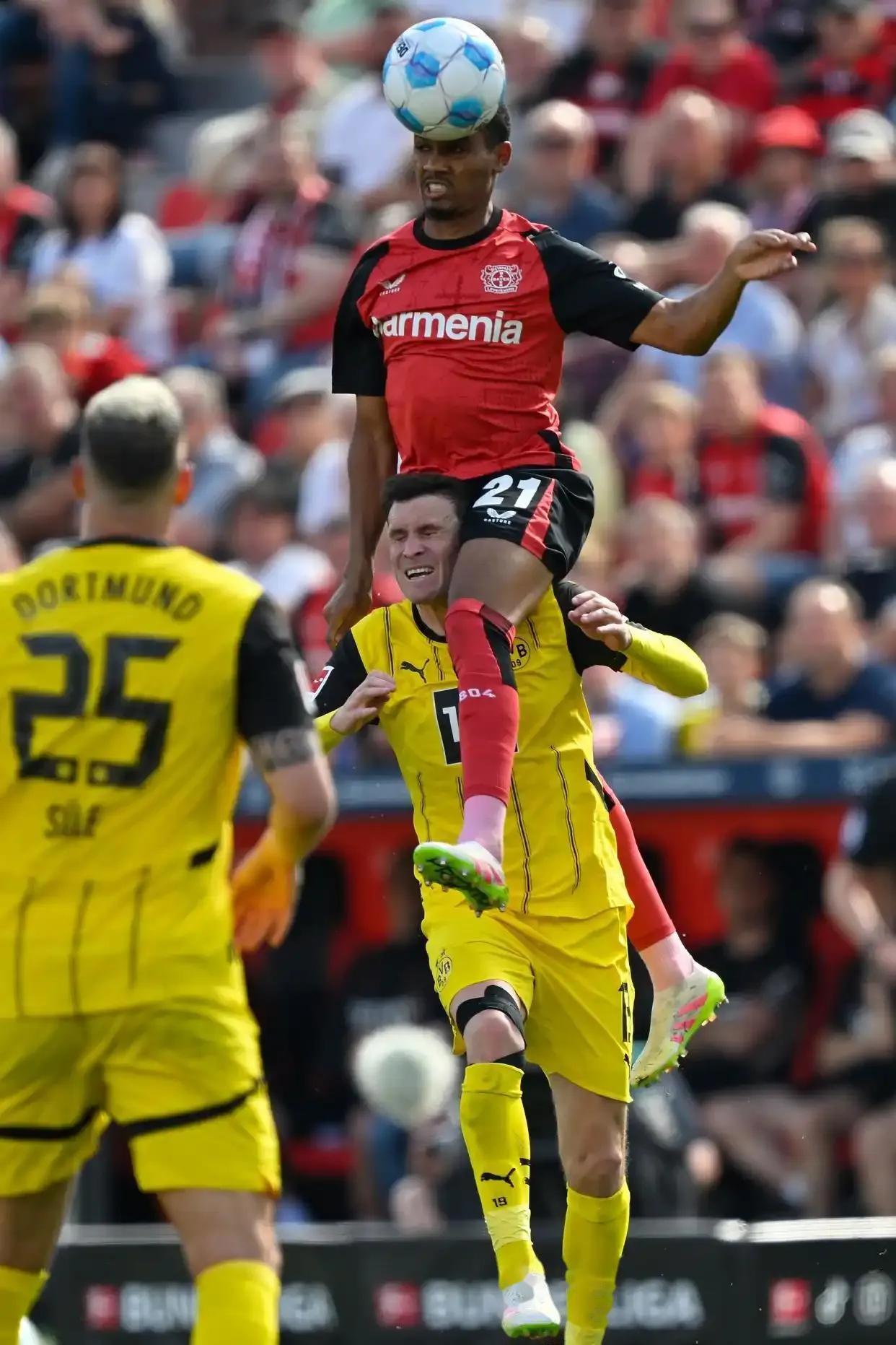 沙尔克04客场2-1击败多特蒙德,豪取三分 沙尔克04客场2-1击败多特蒙德,豪取三分