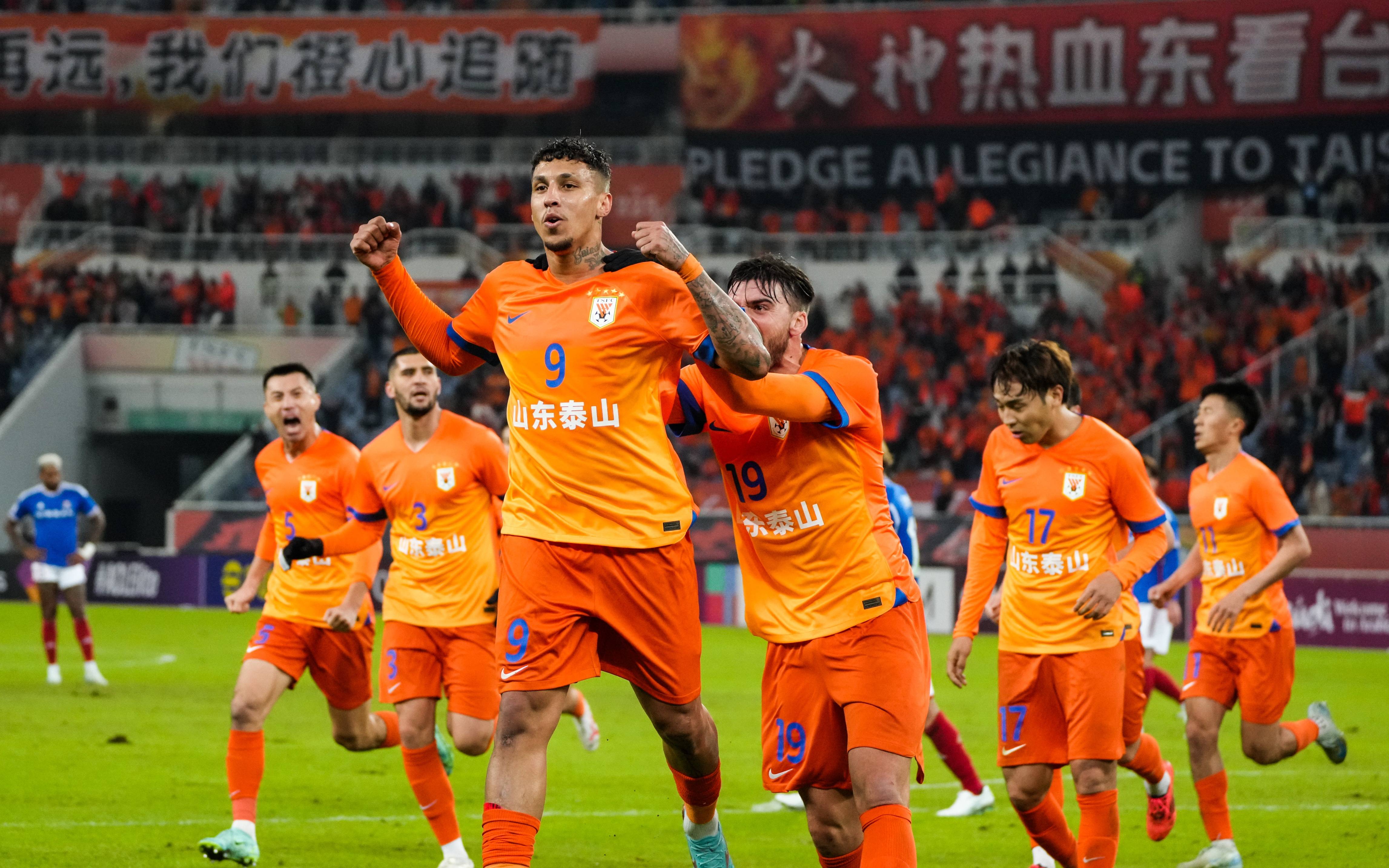 山东泰山客场不敌大连一方，遭遇新赛季首败的简单介绍