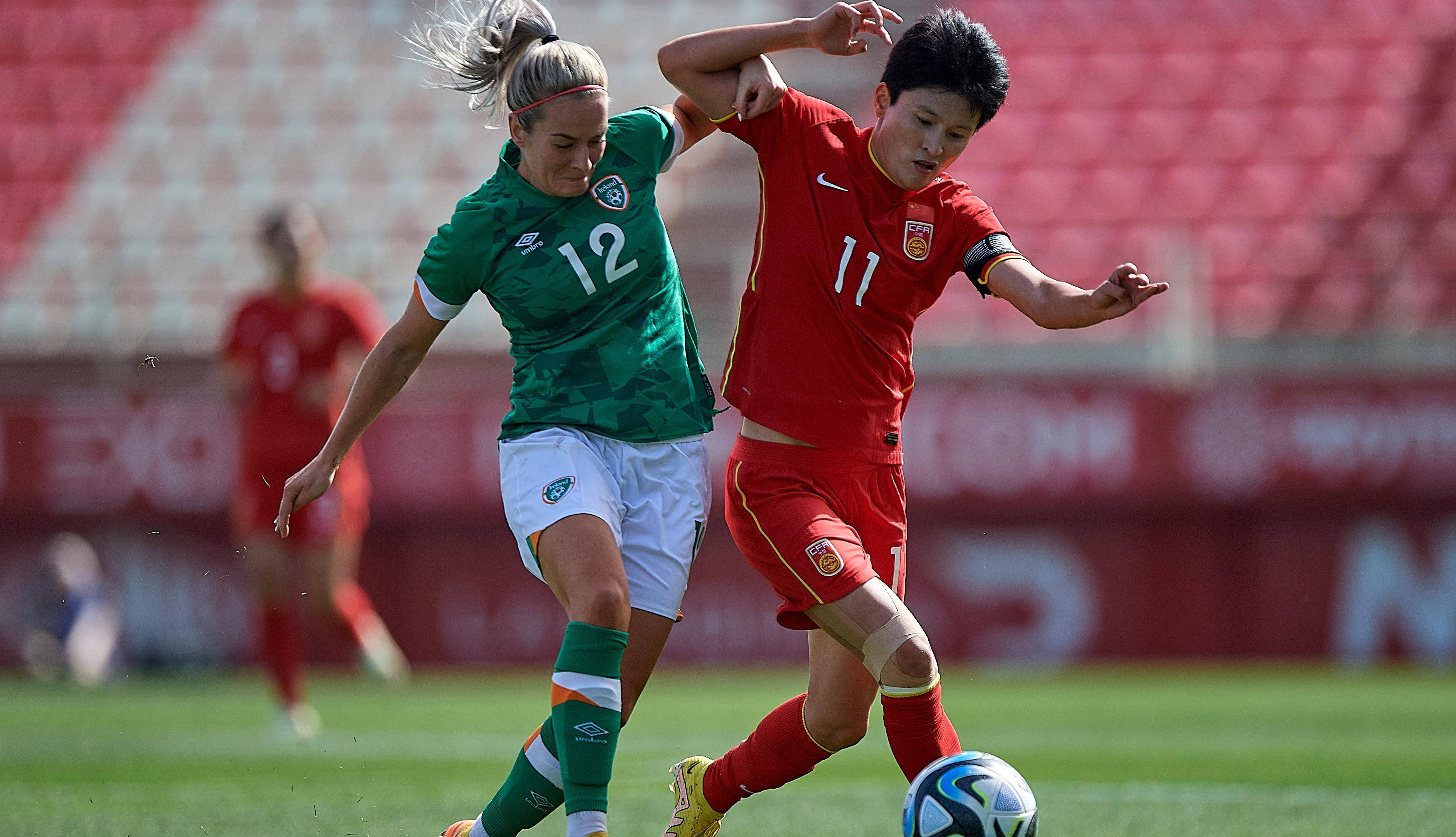 开云体育官方网站-争锋相对女足对阵，球队勇敢迎战