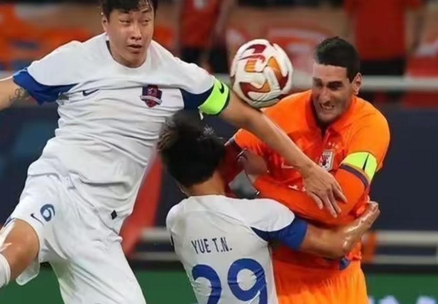 绿茵场上,热血沸腾的对决引发狂欢的简单介绍 绿茵场上,热血沸腾的对决引发狂欢的简单介绍