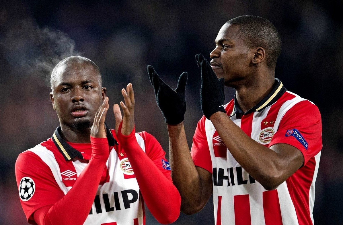 荷兰队在欧洲杯资格赛中轻松战胜北爱尔兰,晋级十分顺利 荷兰队在欧洲杯资格赛中轻松战胜北爱尔兰,晋级十分顺利