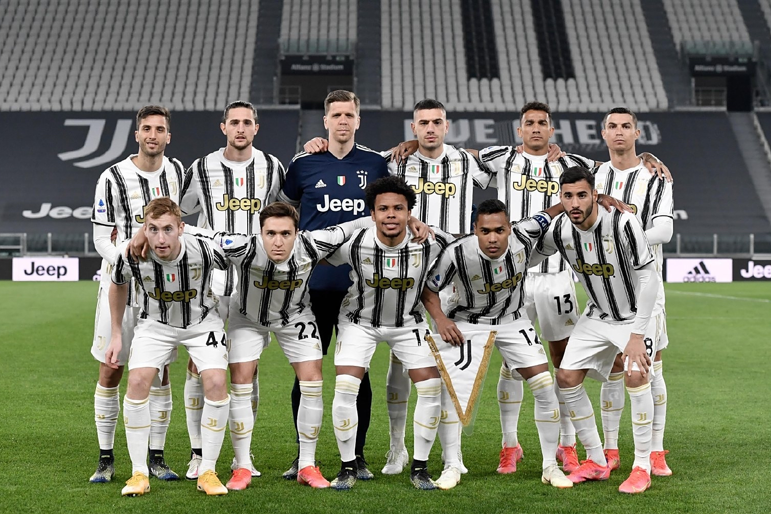 尤文图斯客场告捷,保住头名位置的简单介绍 尤文图斯客场告捷,保住头名位置的简单介绍