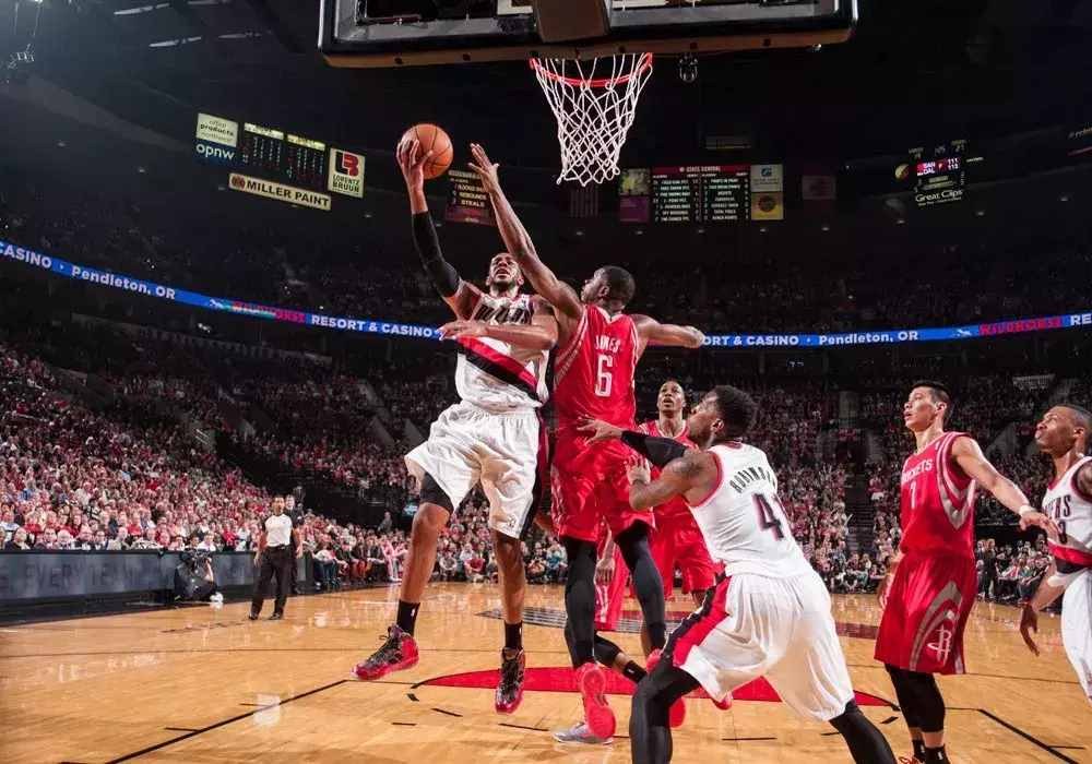 开拓者击败魔术,利拉德再次压哨绝杀 开拓者击败魔术,利拉德再次压哨绝杀