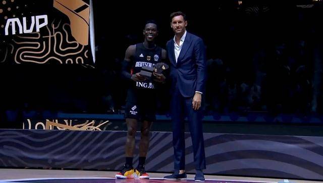 甘冈精彩绝伦逆转反超,球场上大战缠绵 甘冈精彩绝伦逆转反超,球场上大战缠绵